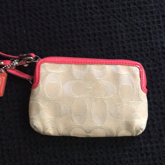 Coach wristlet, cream and coral - Picture 3 of 9
